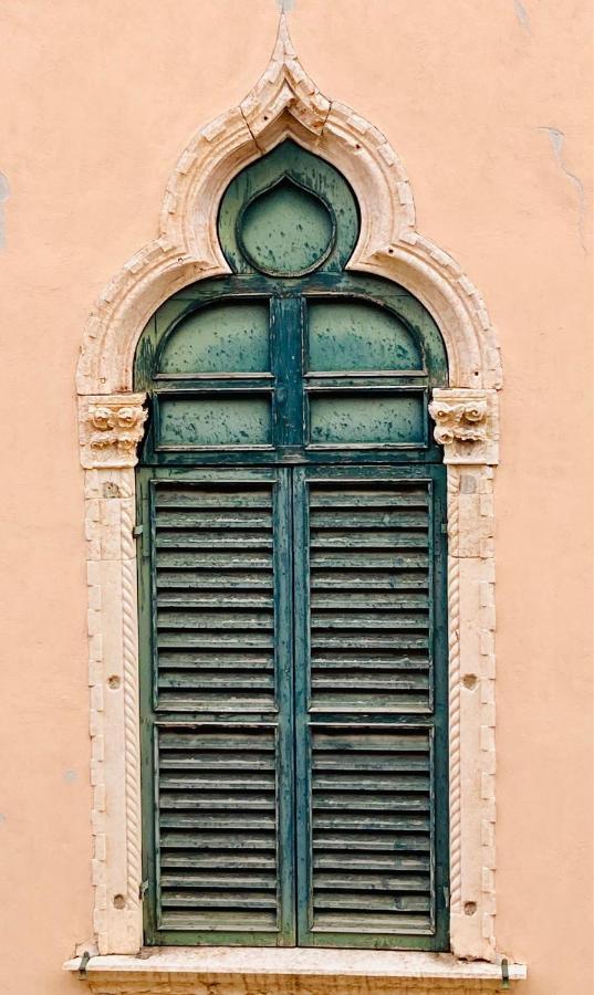 Un Punto Al Cuore A Verona Bagian luar foto